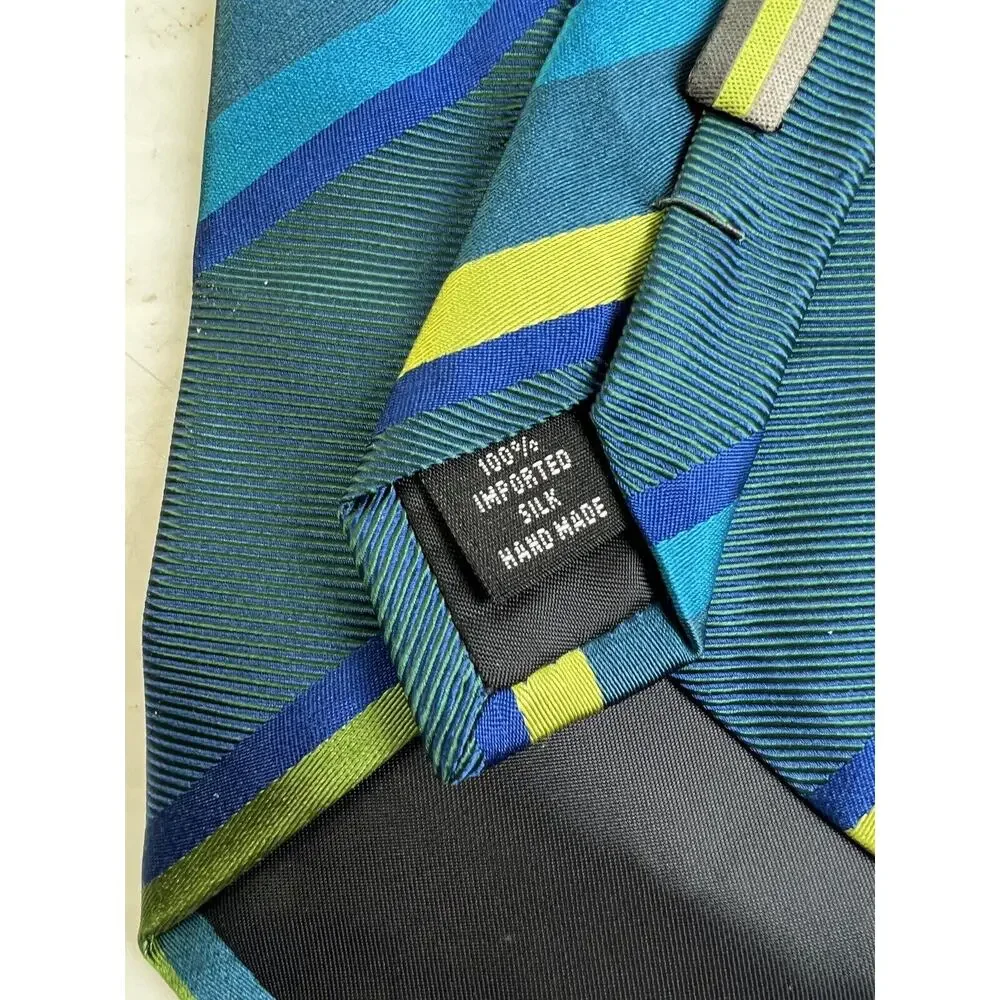 Kenneth Cole Reaction Silk Tie 3.5